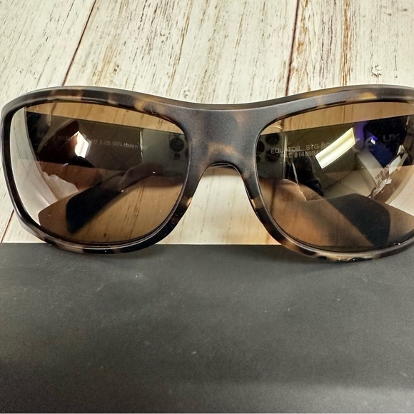 Maui Jim- Men’s Equator PolarizedPlus2® Wrap 64.5mm Sunglasses,Carmel - Picture 5 of 9